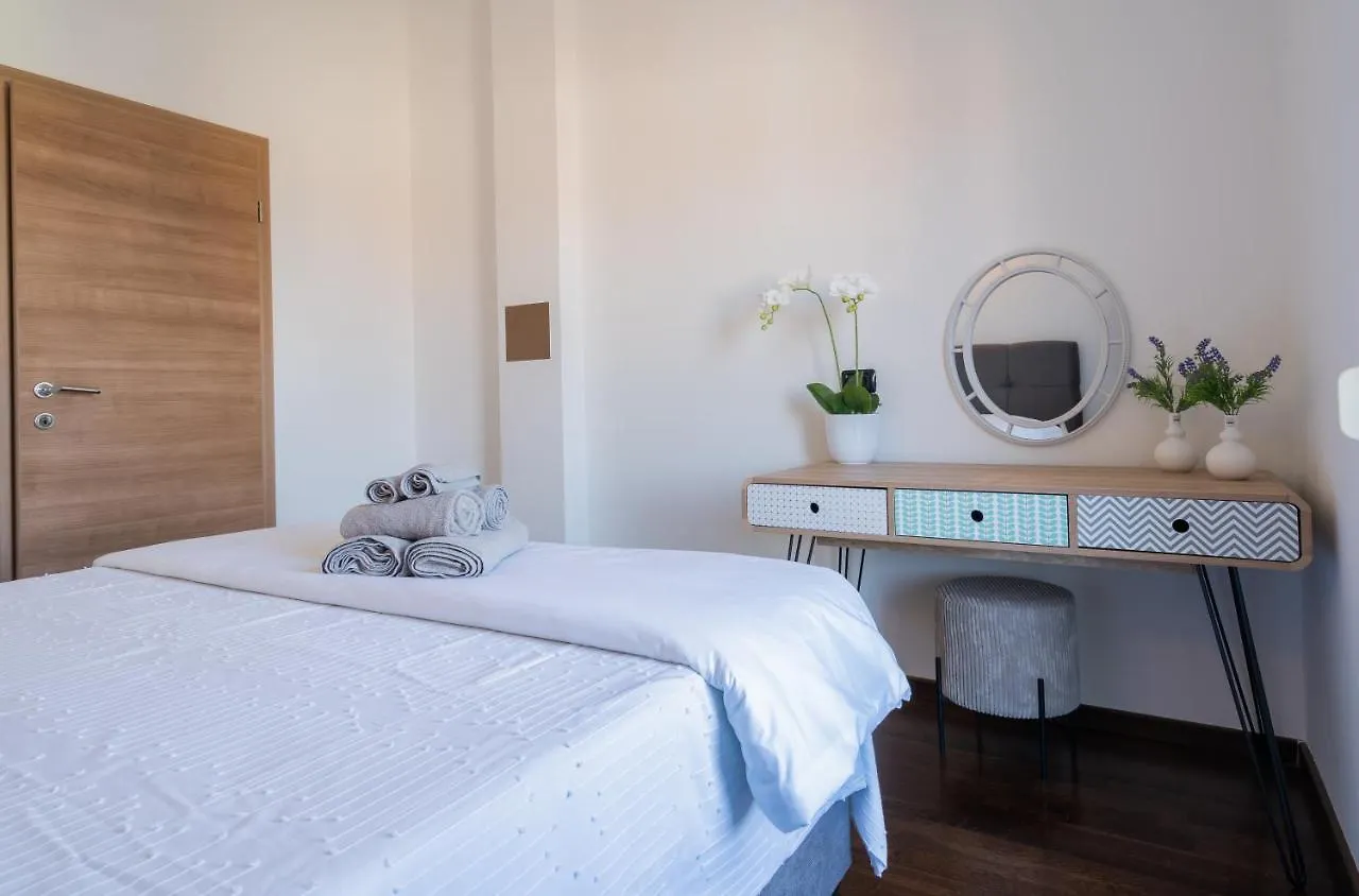 Penthouse Gea Apartment Premantura
