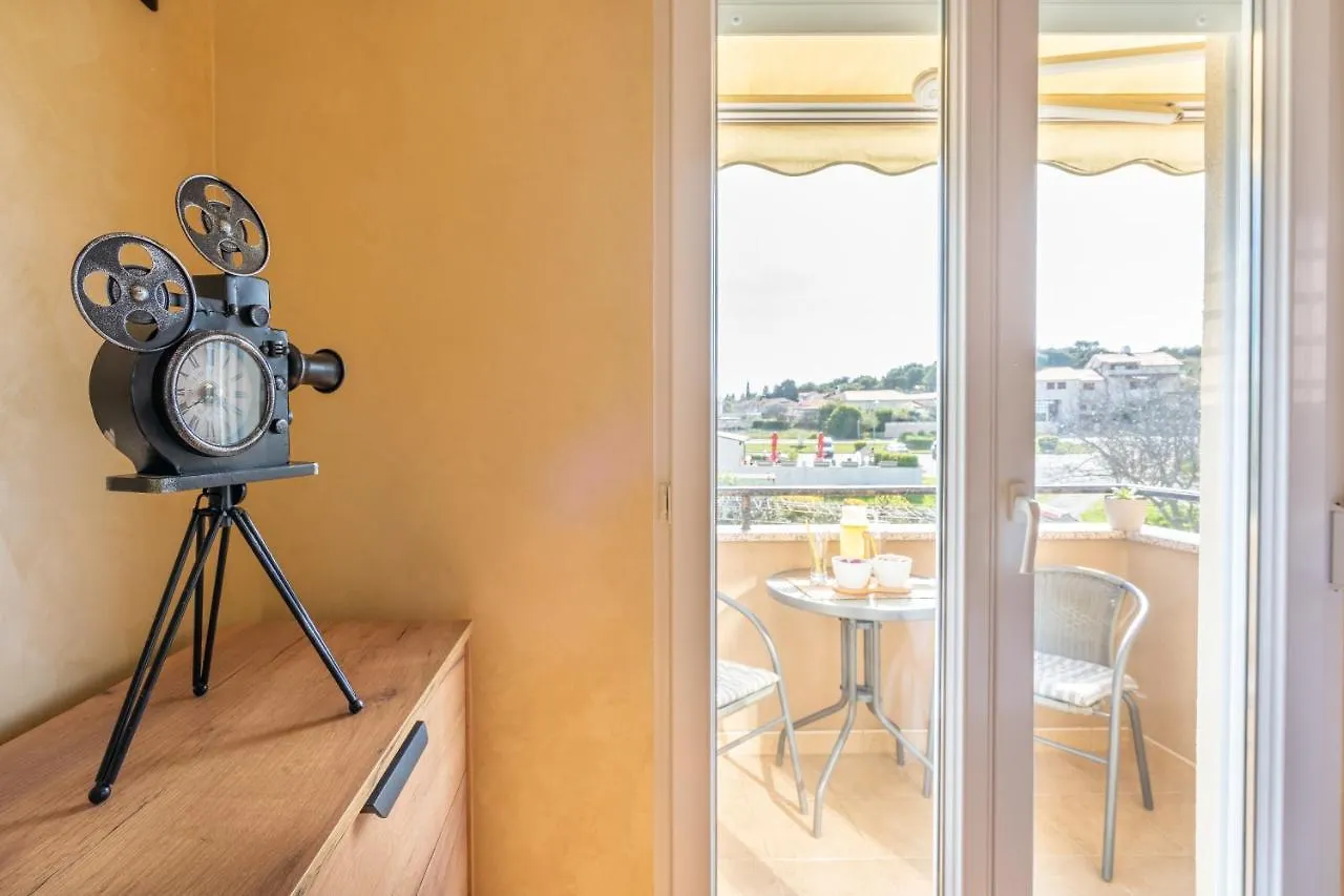 Penthouse Gea Apartment Premantura 0*,
