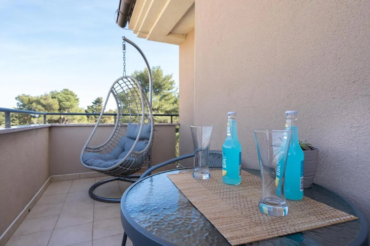 Penthouse Gea Apartment Premantura