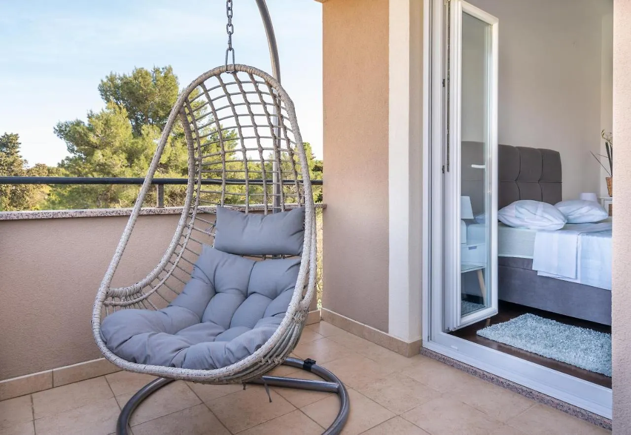 Penthouse Gea Apartment Premantura