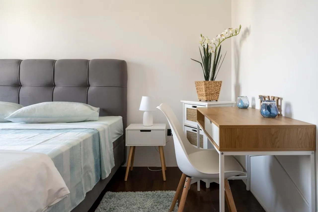 Penthouse Gea Apartment Premantura
