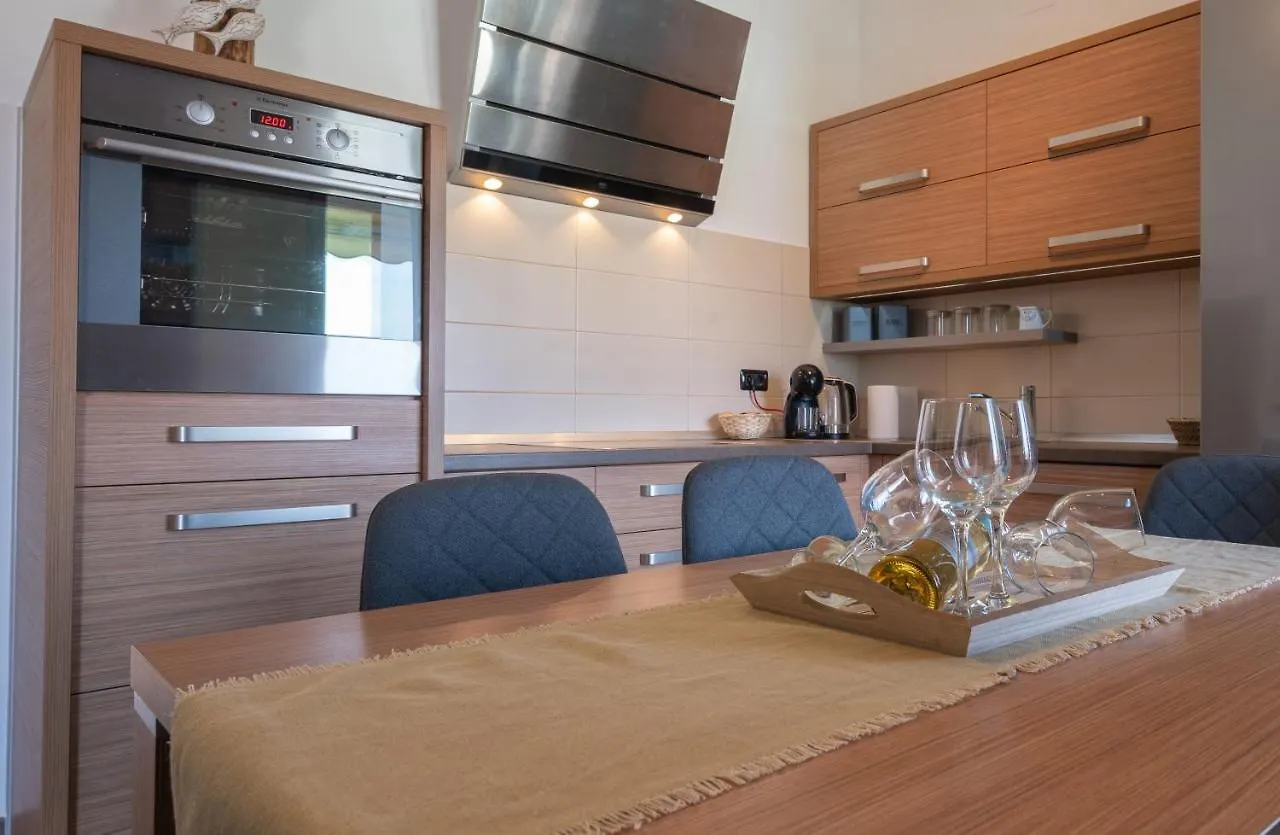 Penthouse Gea Apartment Premantura