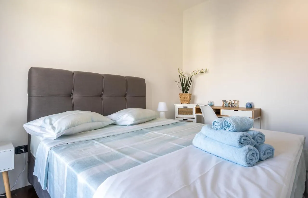 Penthouse Gea Apartment Premantura