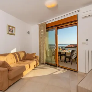  Apartment Oliva